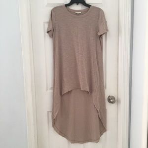 🌼4/$16🌼 #10 Tan tee with long back